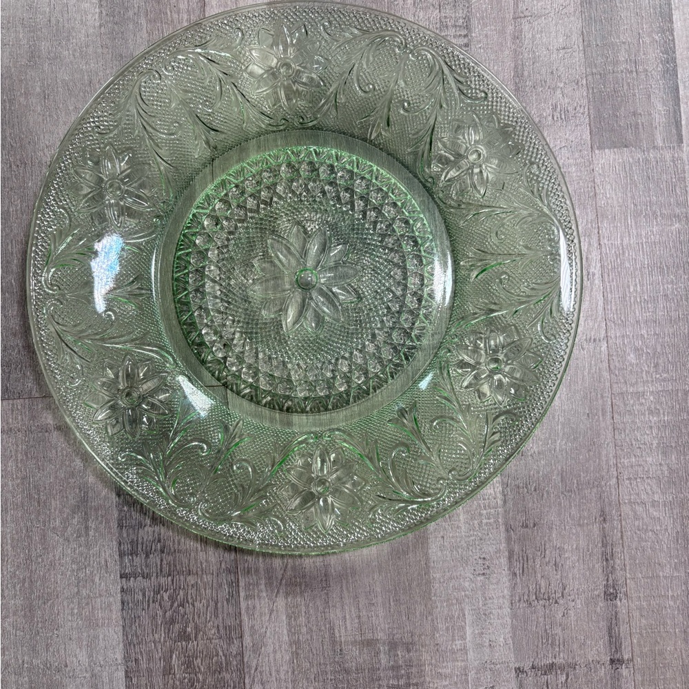 Indiana Glass Company Chantilly Green 9 1/2 Inch Dinner Plate